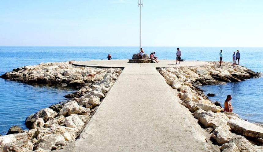 Apartamento El Bambu Cerca Del Mar مالقة المظهر الخارجي الصورة